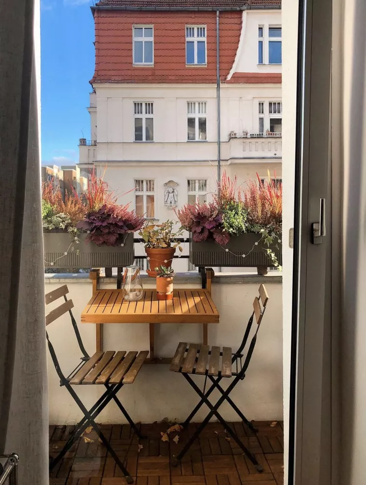 Katlanabilir Mobilyalarla Küçük Balkon Dekorasyonu